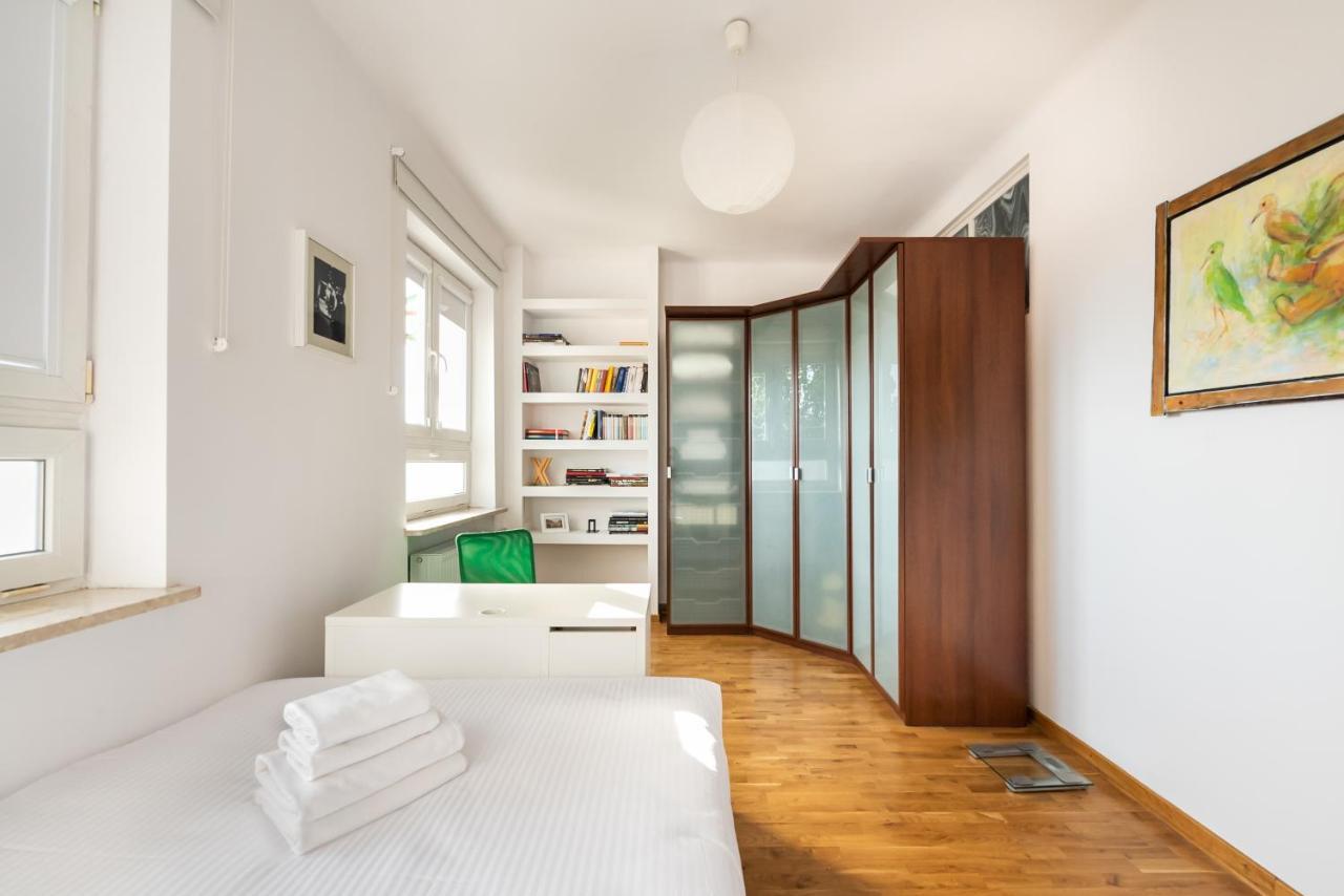 Plac Wilsona 2-Bedroom Apartment Варшава Екстериор снимка